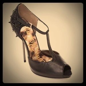 Sam Edelman : Scarlett black T strap heels